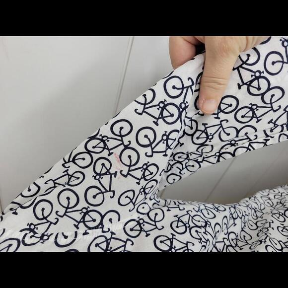 Crown & Ivy small white with black bicycles button down shirt - Picture 2 of 5